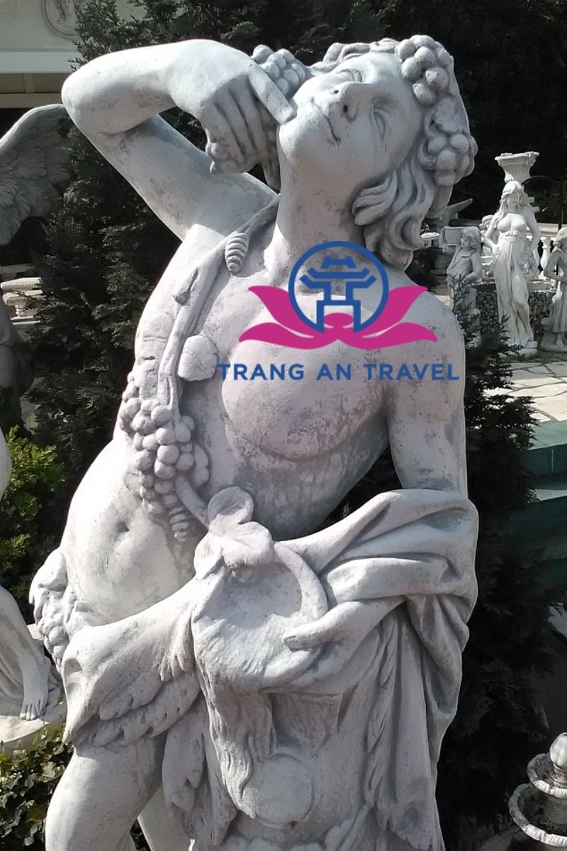 8 ĐÀI PHUN NƯỚC SEXY KHIẾN DU KHÁCH ‘ĐỎ MẶT’