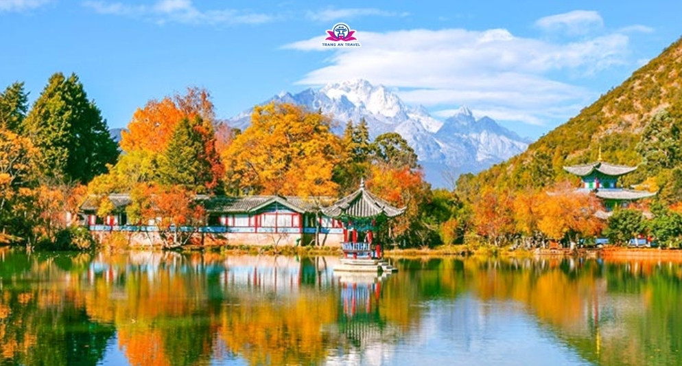 Các điểm ngắm lá vàng lá đỏ đẹp khi du lịch Lệ Giang