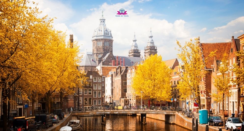 Kinh nghiệm du lịch Hà Lan tháng 10: Mùa thu lãng mạn bên kênh đào châu Âu