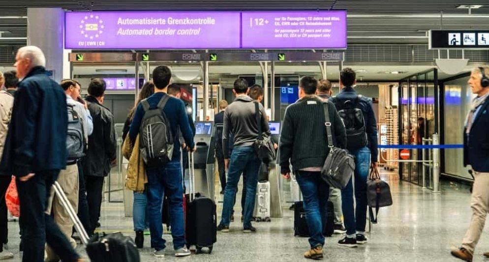 Lưu ý quan trọng với du khách khi hệ thống xuất nhập cảnh EES mới ở châu Âu