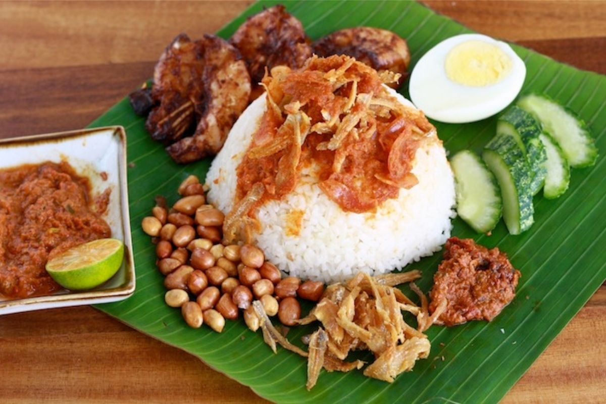 Món cơm Nasi Lemak của Malaysia