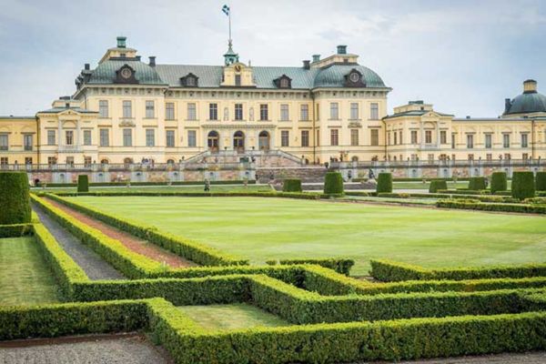 cung điện hoàng gia Drottningholm 