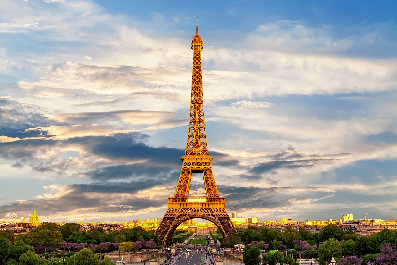 Đi du lịch Pháp, nhớ ghé thăm Tháp Eiffel