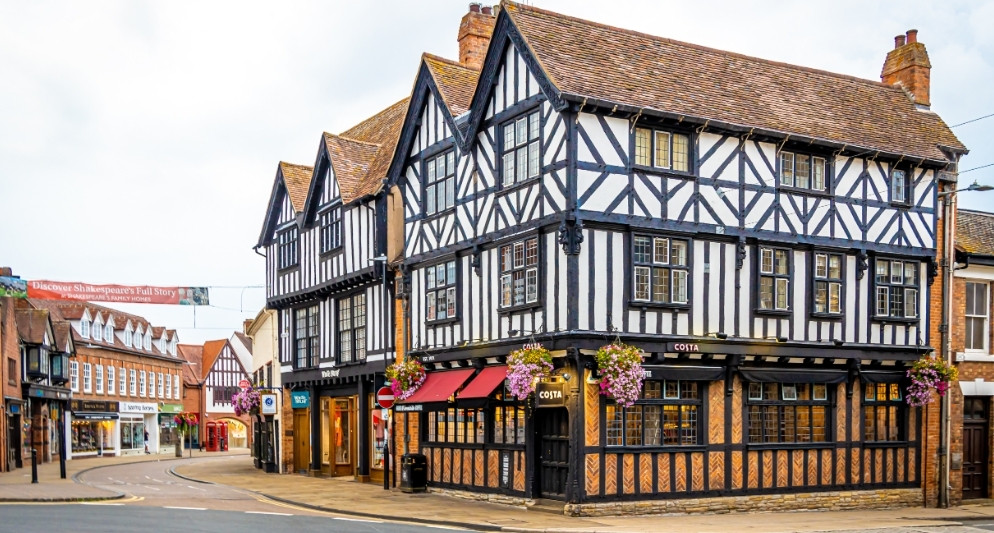 Tìm về quê hương các nhà văn kiệt xuất ở châu Âu