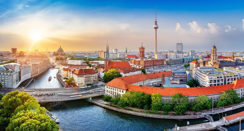 Tour Châu Âu Trọn Gói 10 Ngày 5 Quốc Gia Đông Âu – Khám Phá Vẻ Đẹp Trầm Mặc Và Lãng Mạn Cùng Tràng An Travel
