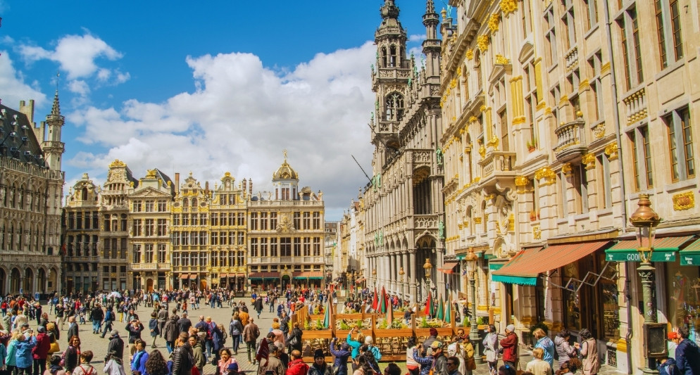 Tour Châu Âu Trọn Gói 9 Ngày 8 Đêm – Khám Phá 5 Quốc Gia Tây Âu Cổ Kính Cùng Làng Giethoorn Huyền Thoại