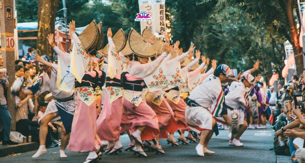 Tour Nhật Bản Xuyên Mùa Lễ Hội – Từ Hoa Anh Đào Đến Lễ Đèn Lồng Obon Cùng Tràng An Travel