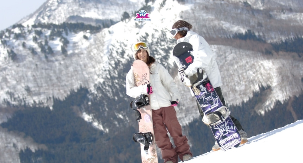 Tour Nhật Bản mùa đông – Từ onsen truyền thống đến trải nghiệm trượt tuyết đỉnh cao