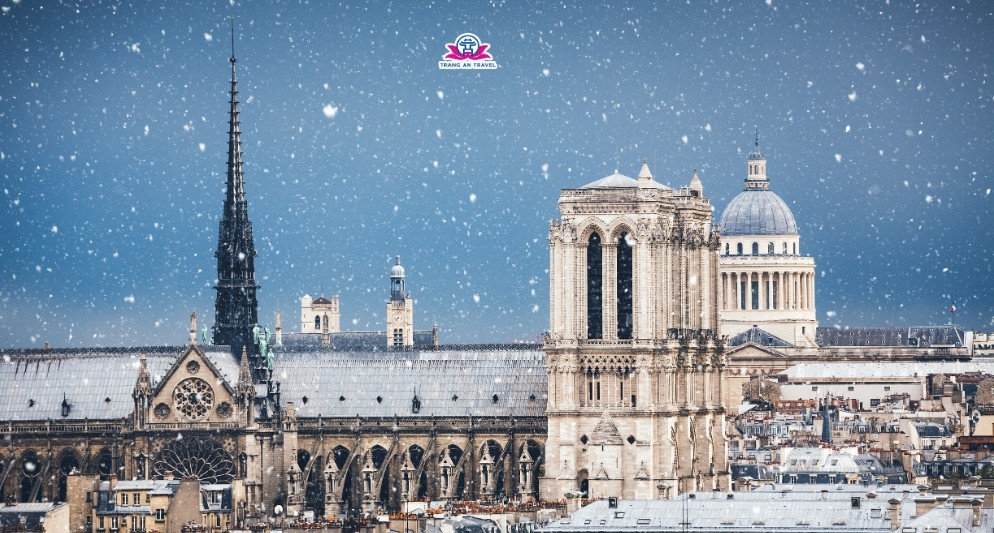 Đi tour châu Âu mùa đông nên mặc gì? Bí quyết giữ ấm và chụp ảnh đẹp