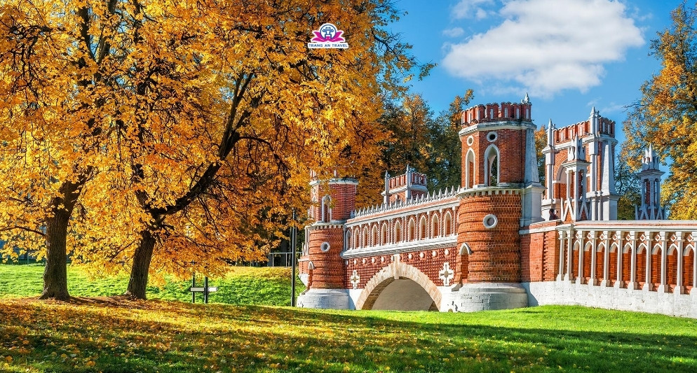 Kinh nghiệm chọn tour Nga mùa thu 2025