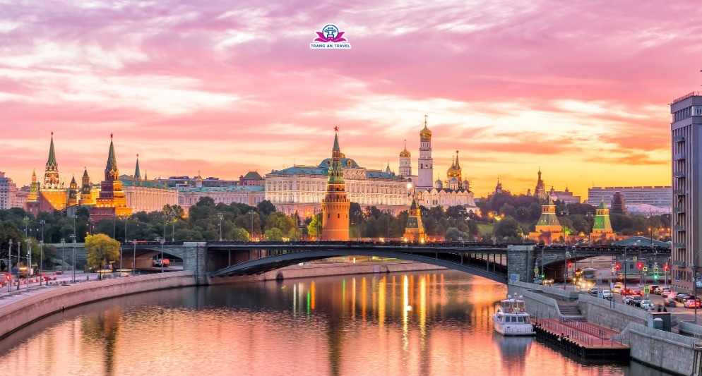 Kinh nghiệm đi tour Nga mùa hè – Hành trang cho hành trình rực rỡ phương Bắc
