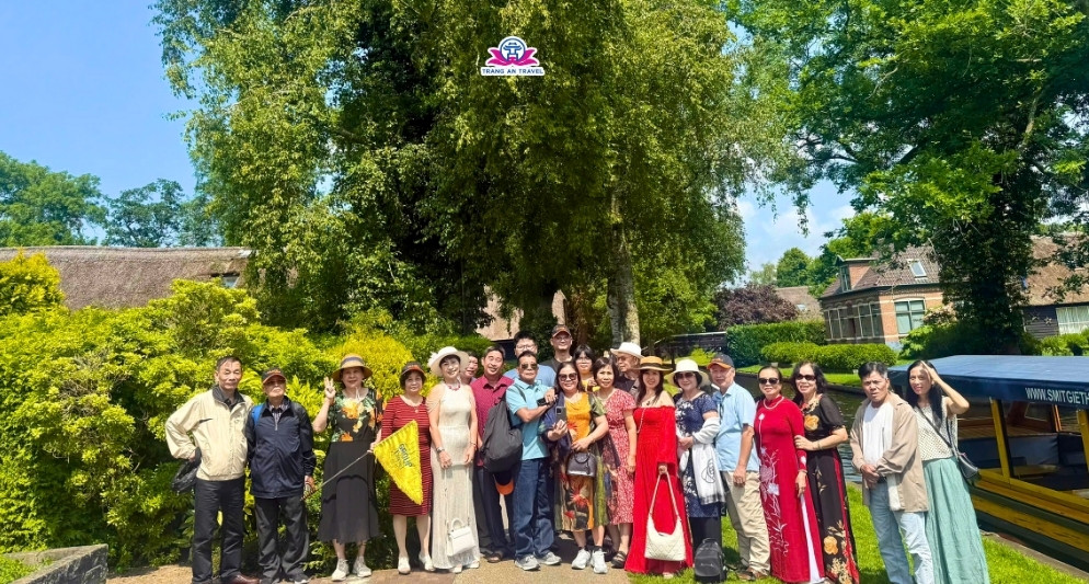 Tour châu Âu cho người già – Gợi ý lịch trình phù hợp, đảm bảo