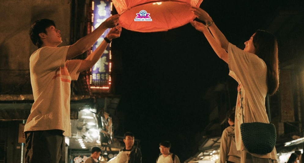 Vì sao nên thả đèn trời tại làng cổ Thập Phần khi khám phá Đài Loan?