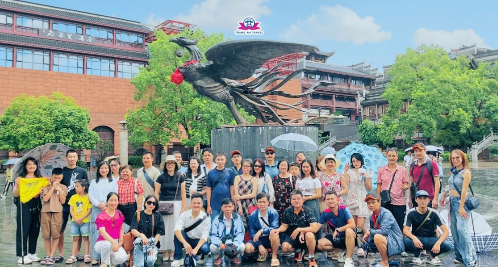 Tour Phượng Hoàng cổ trấn – Trương Gia Giới 2/9 giá tốt – Hành trình không thể bỏ lỡ năm 2025