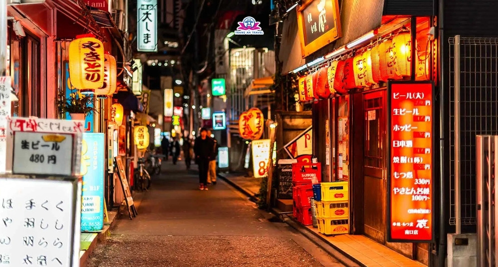 Treo đèn lồng trước những quán ăn Nhật Bản có ý nghĩa gì?