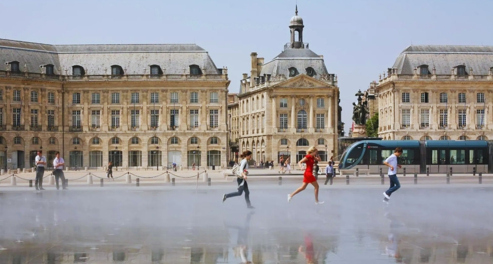 Du lịch Bordeaux, còn gì quyến rũ hơn rượu vang?