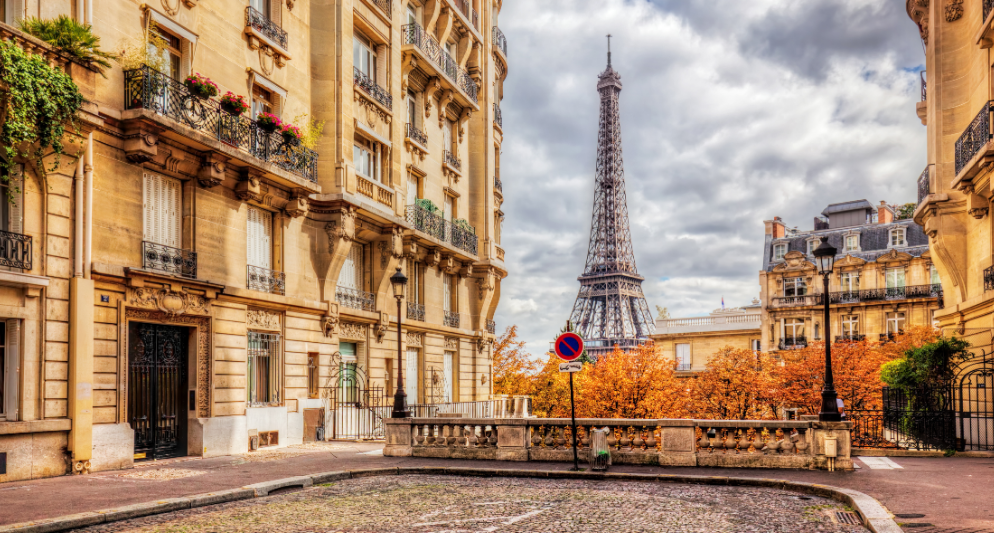 Top 8+ câu chuyện ít người biết về tháp Eiffel, Paris